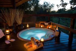 Romantic Hot Tub Ideas: Valentine's Day Edition!